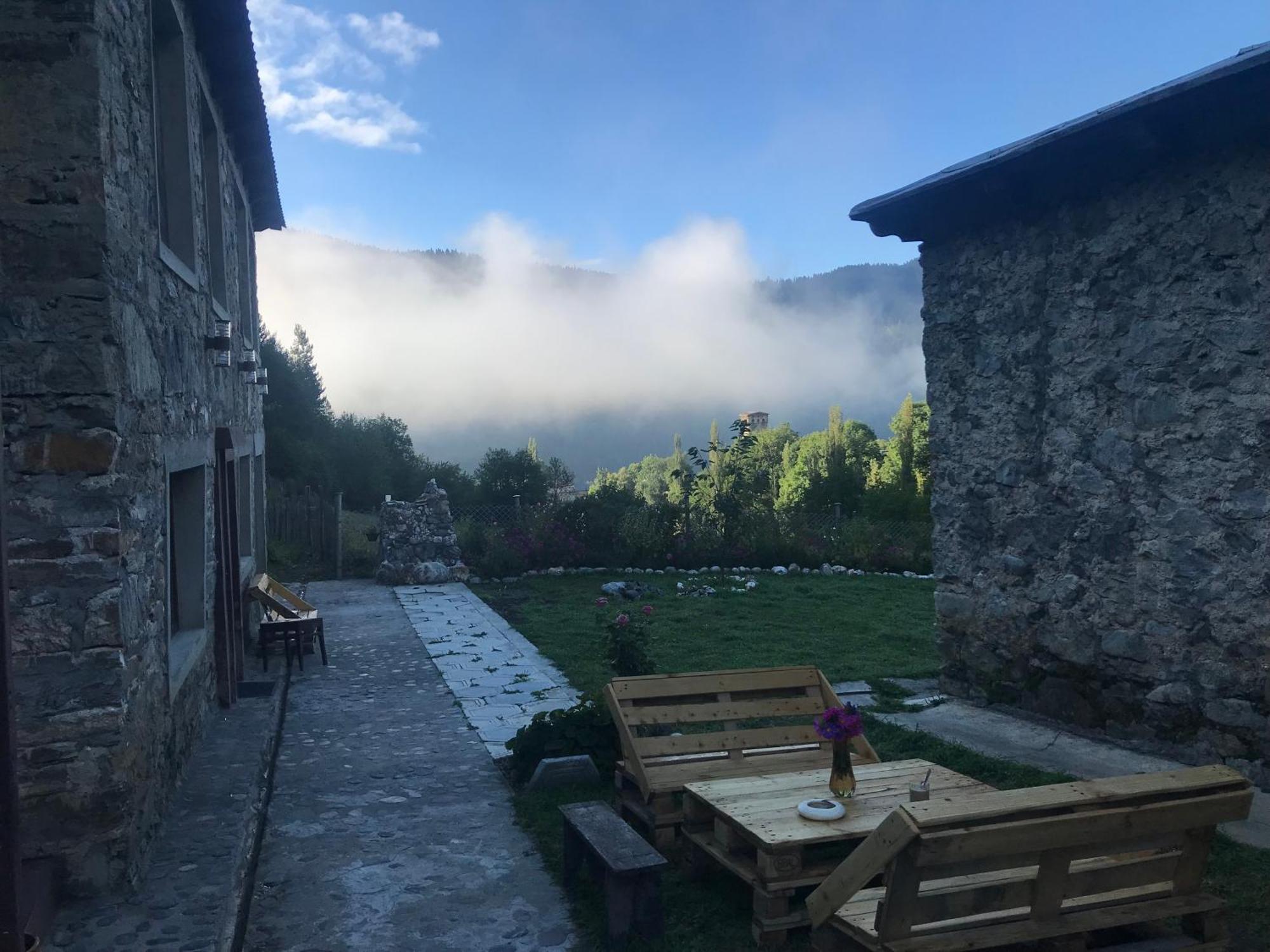 River Side Svaneti Местія Екстер'єр фото